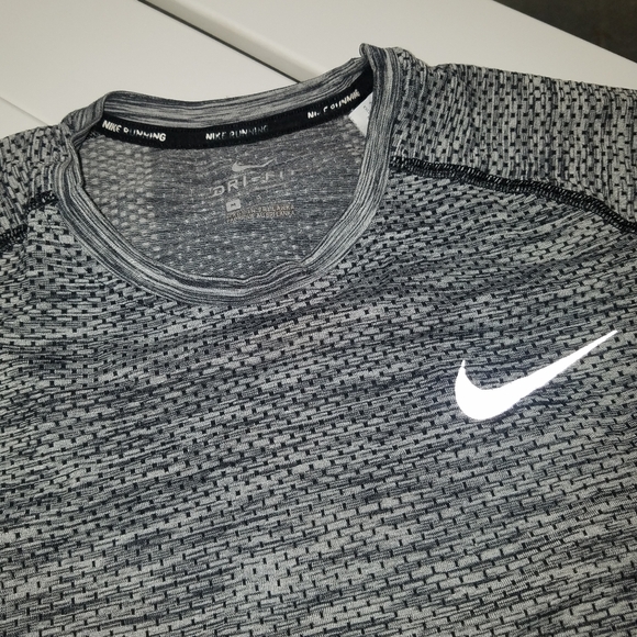 Nike Men's Longsleeve Running Shirt * Medium - Picture 3 of 7